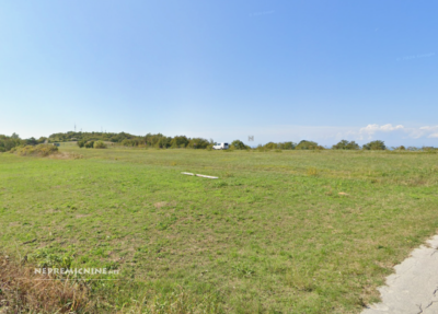Kmetijsko zemljišče 2,4 ha